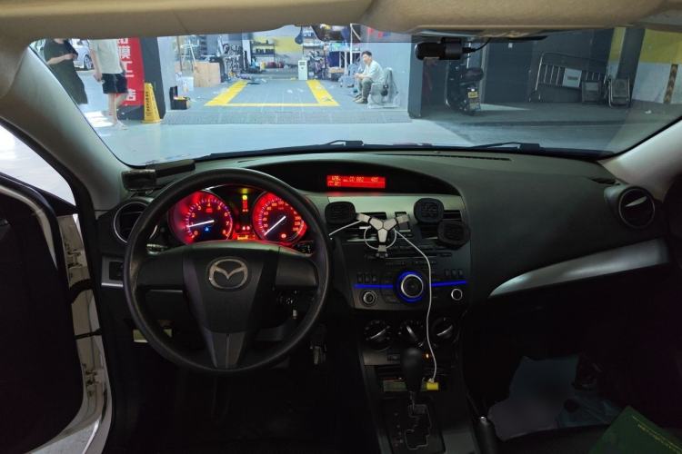 Used Mazda 3 2012 Hatchback 1.6L Automatic Elite Model Center Console