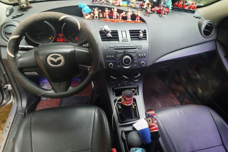 Used Mazda 3 2012 Hatchback 1.6L Manual Comfort Model Center Console