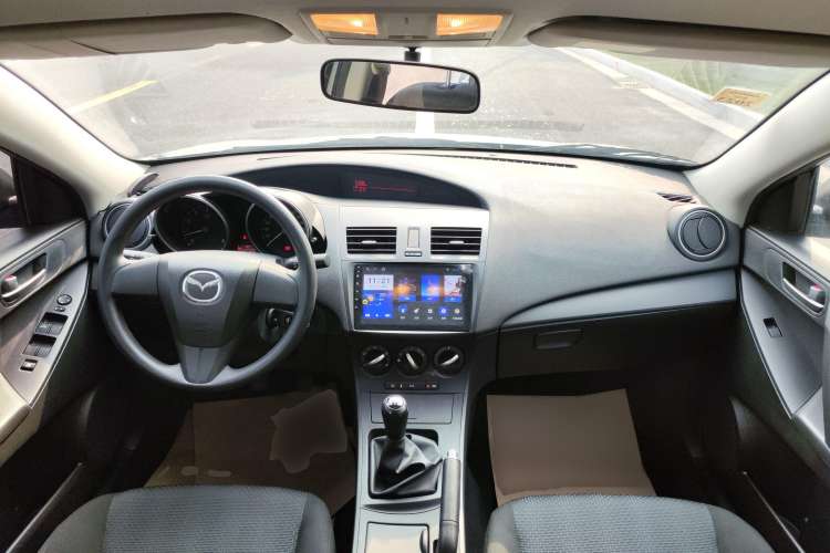 Used Mazda 3 2012 Hatchback 1.6L Manual Comfort Model Center Console