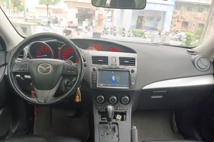Used Mazda 3 2012 Hatchback 2.0L Automatic Luxury Model Center Console