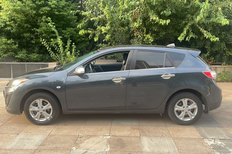 Used Mazda 3 2012 Hatchback 1.6L Manual Comfort Model Exterior 9