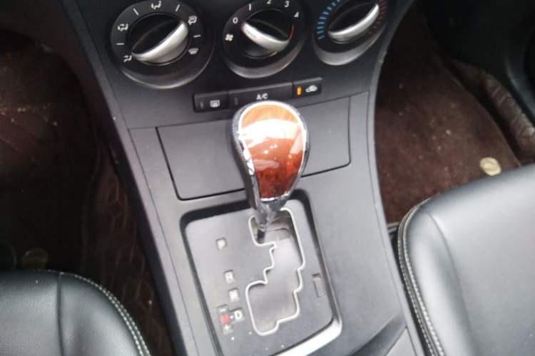 Used Mazda 3 2012 Hatchback 1.6L Automatic Elite Model Gear Lever