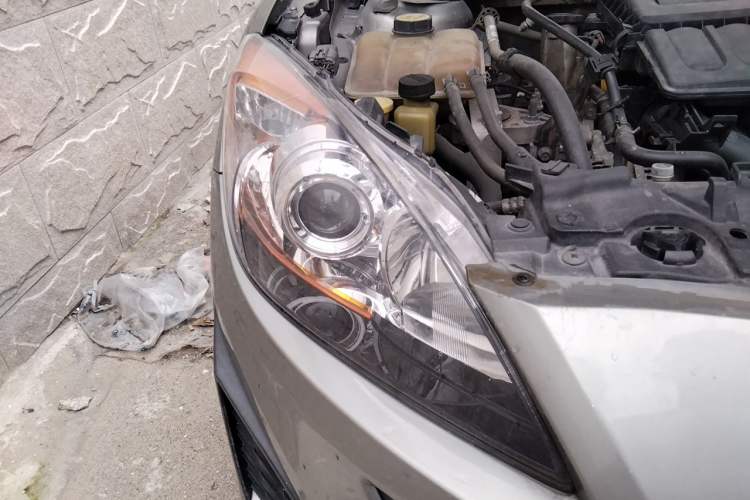 Used Mazda 3 2012 Hatchback 1.6L Automatic Elite Model Right Front Headlight