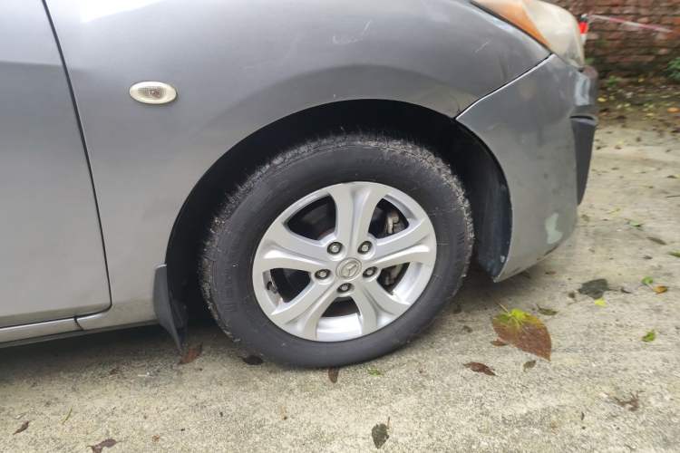 Used Mazda 3 2012 Hatchback 1.6L Manual Comfort Model Right Front Wheel Hub