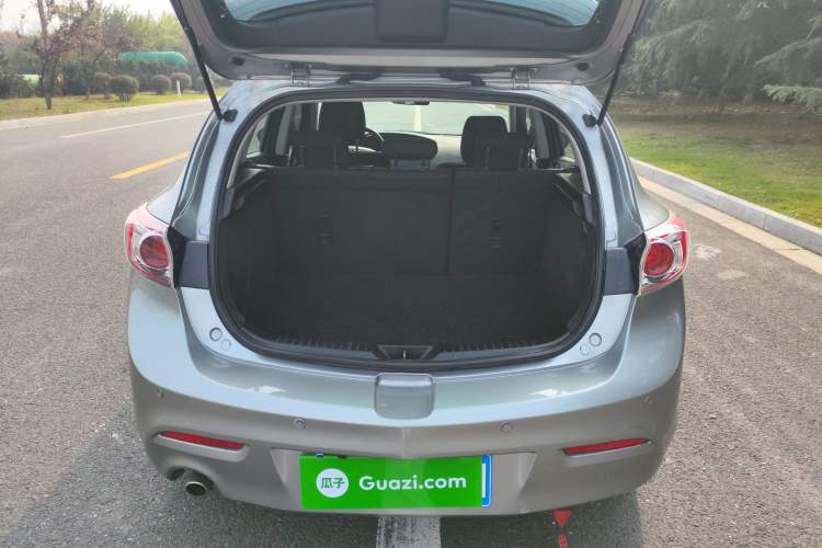 Used Mazda 3 2012 Hatchback 1.6L Manual Comfort Model Trunk