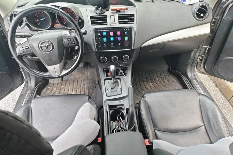 Used Mazda 3 2012 Hatchback 2.0L Automatic Luxury Model Center Console
