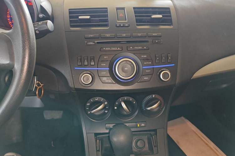 Used Mazda 3 2012 Hatchback 1.6L Automatic Elite Model Audio And AC Panel