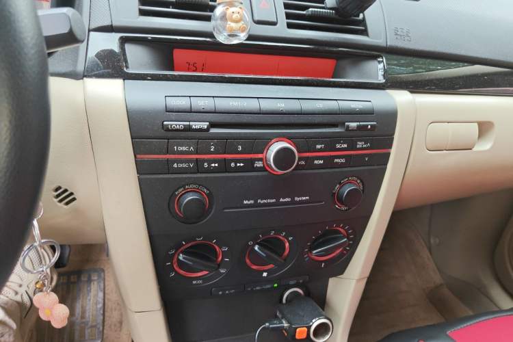 Used Mazda 3 2012 1.6L Automatic Classic Special Offer Audio And AC Panel