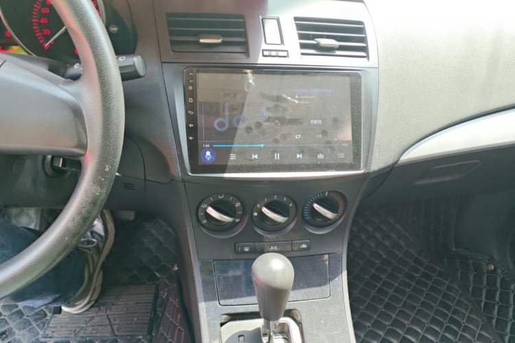 Used Mazda 3 2012 Hatchback 1.6L Automatic Elite Model Audio And AC Panel
