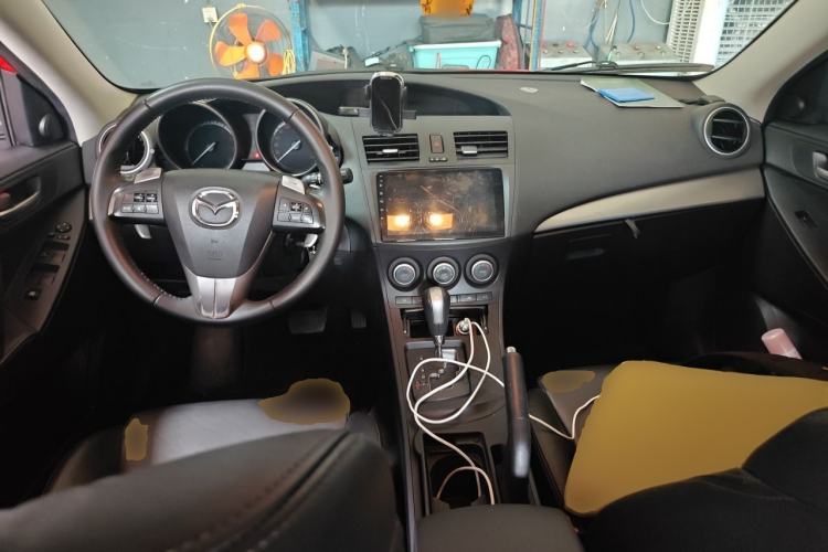 Used Mazda 3 2012 Hatchback 2.0L Automatic Luxury Model Center Console