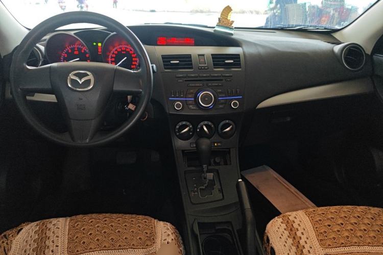 Used Mazda 3 2012 Hatchback 1.6L Automatic Elite Model Center Console