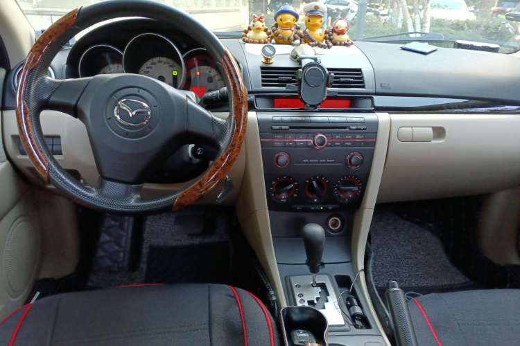 Used Mazda 3 2012 1.6L Automatic Classic Standard Edition Center Console