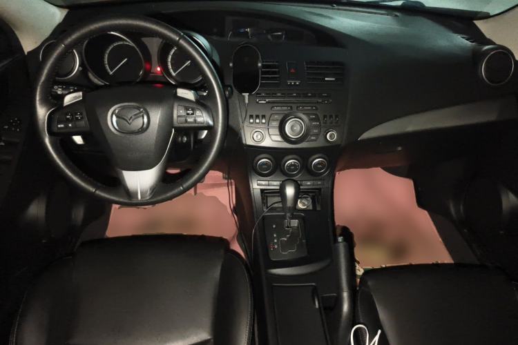 Used Mazda 3 2012 Hatchback 2.0L Automatic Luxury Model Center Console