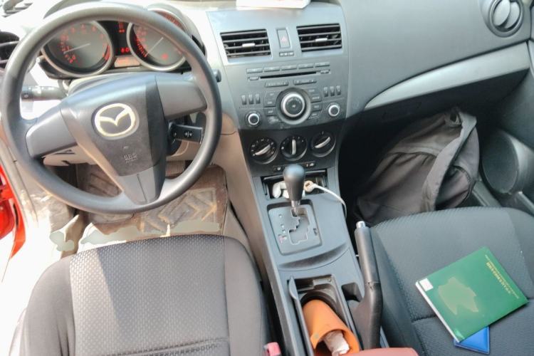 Used Mazda 3 2012 Hatchback 1.6L Automatic Elite Model Center Console