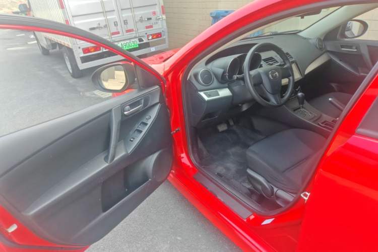 Used Mazda 3 2012 Hatchback 1.6L Automatic Elite Model Driver Seat