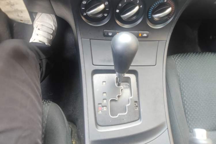 Used Mazda 3 2012 Hatchback 1.6L Automatic Elite Model Gear Lever