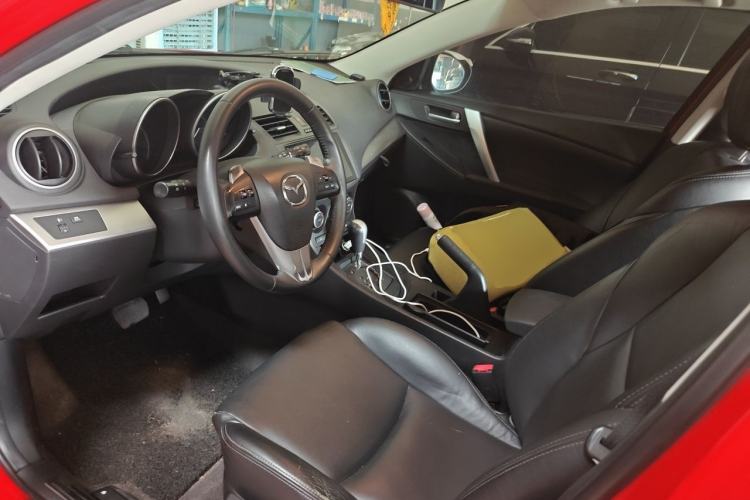 Used Mazda 3 2012 Hatchback 2.0L Automatic Luxury Model Left Front Seat