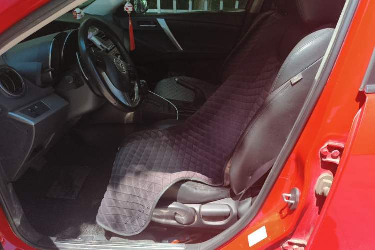 Used Mazda 3 2012 Hatchback 2.0L Automatic Luxury Model Left Front Seat