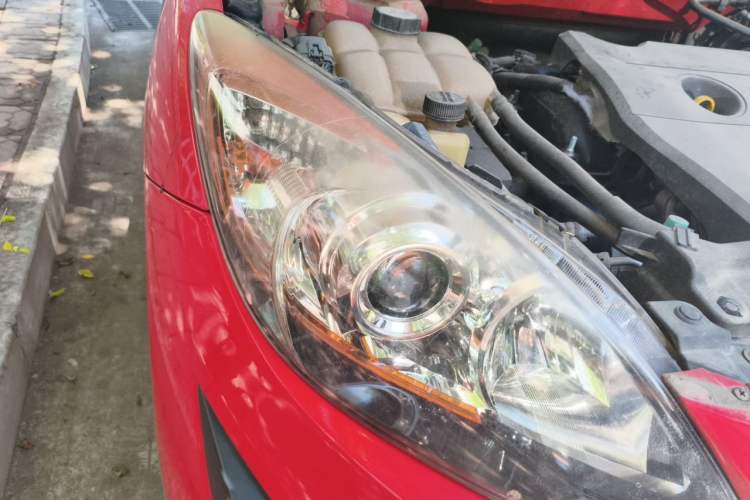 Used Mazda 3 2012 Hatchback 2.0L Automatic Luxury Model Right Front Headlight
