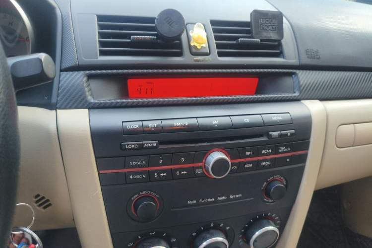 Used Mazda 3 2012 1.6L Automatic Classic Special Offer Audio And AC Panel
