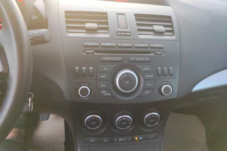 Used Mazda 3 2012 Hatchback 2.0L Manual Sport Model Audio And AC Panel
