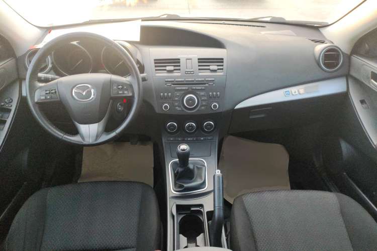 Used Mazda 3 2012 Hatchback 2.0L Manual Sport Model Center Console