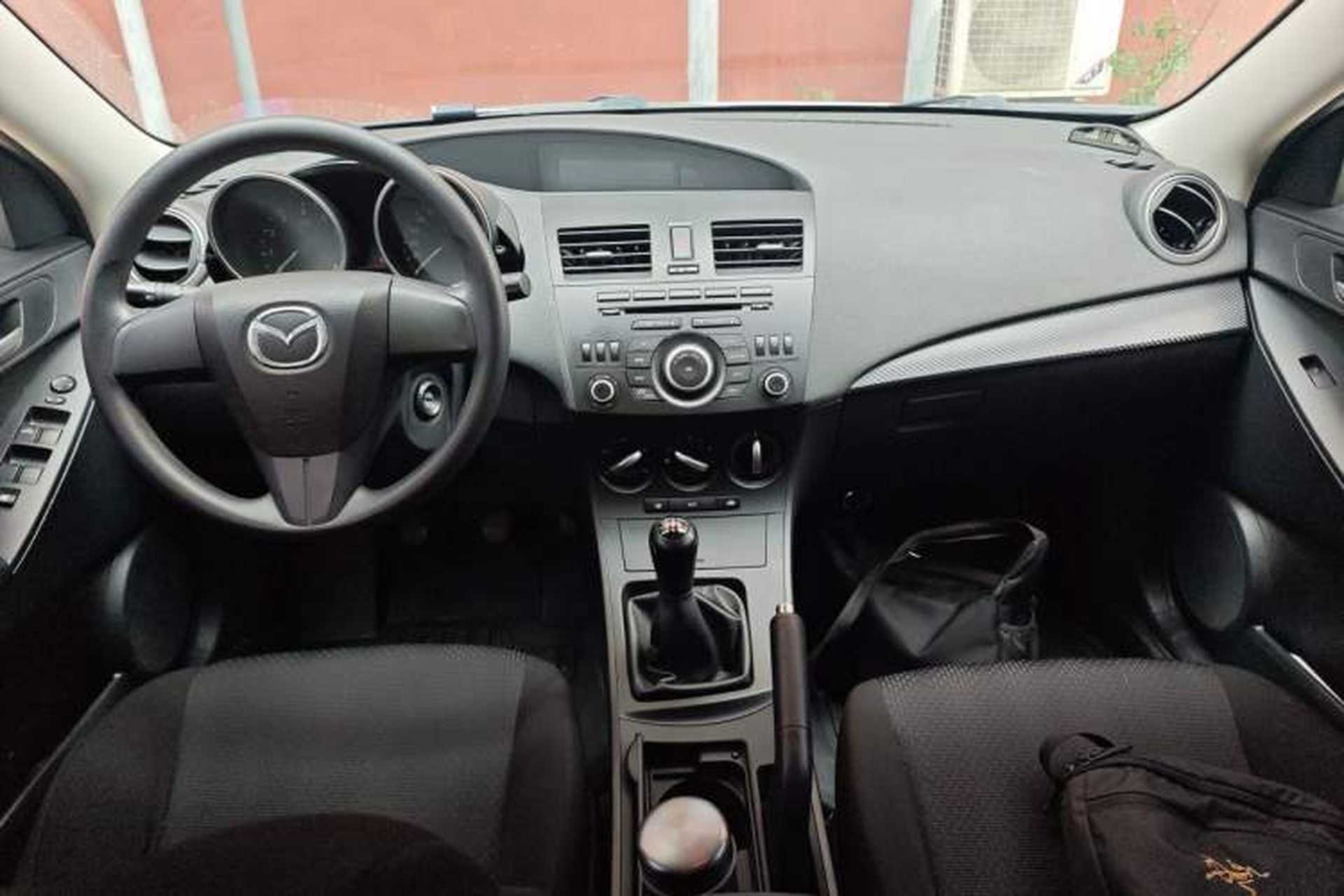 Used Mazda 3 2012 Hatchback 1.6L Manual Comfort Model Center Console