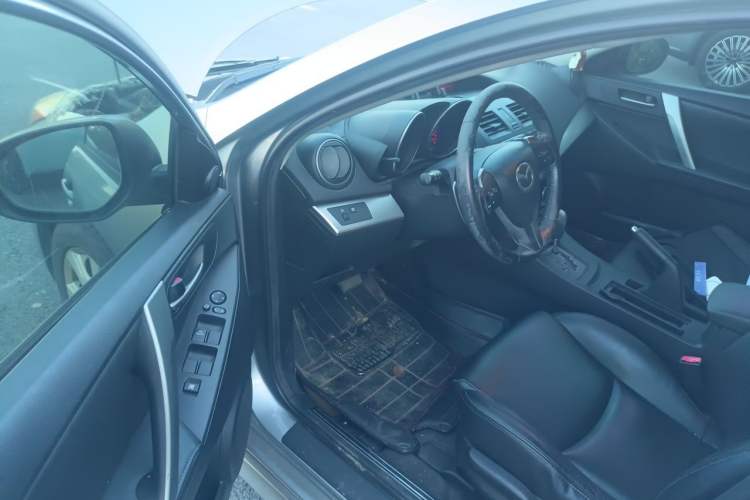 Used Mazda 3 2012 Hatchback 2.0L Automatic Luxury Model Driver Seat