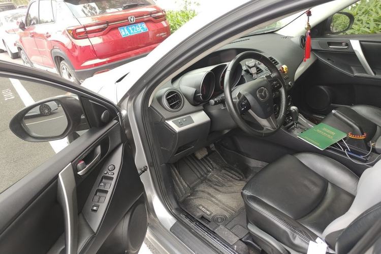 Used Mazda 3 2012 Hatchback 2.0L Automatic Luxury Model Driver Seat