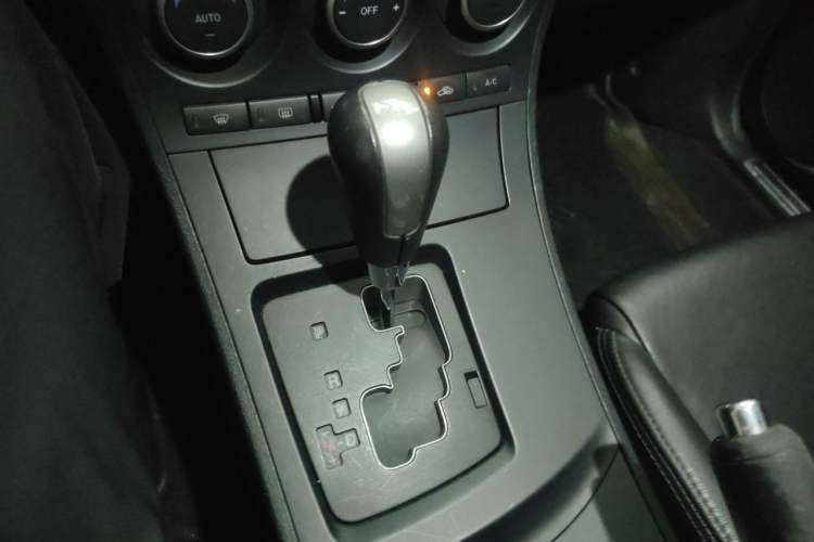 Used Mazda 3 2012 Hatchback 2.0L Automatic Luxury Model Gear Lever
