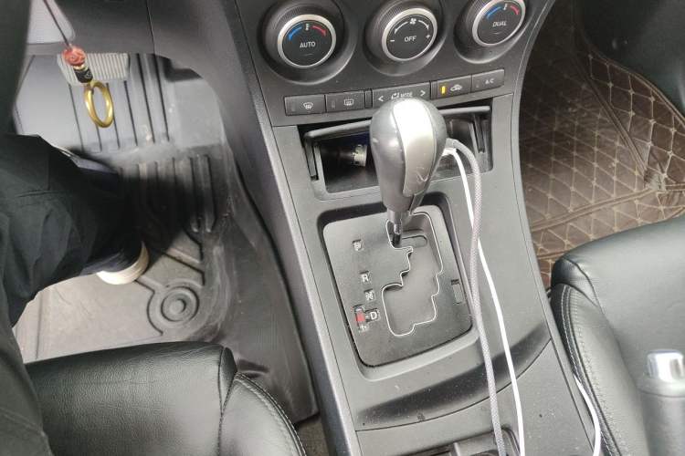 Used Mazda 3 2012 Hatchback 2.0L Automatic Luxury Model Gear Lever