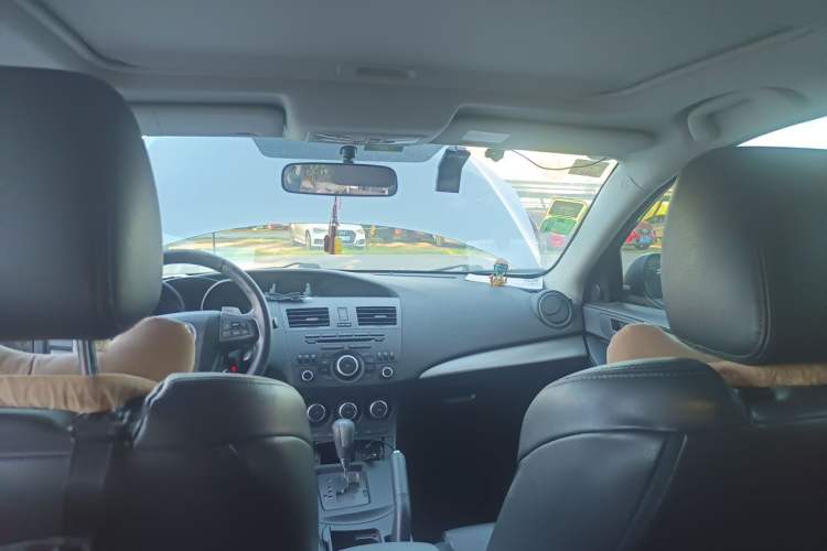 Used Mazda 3 2012 Hatchback 2.0L Automatic Luxury Model Headliner