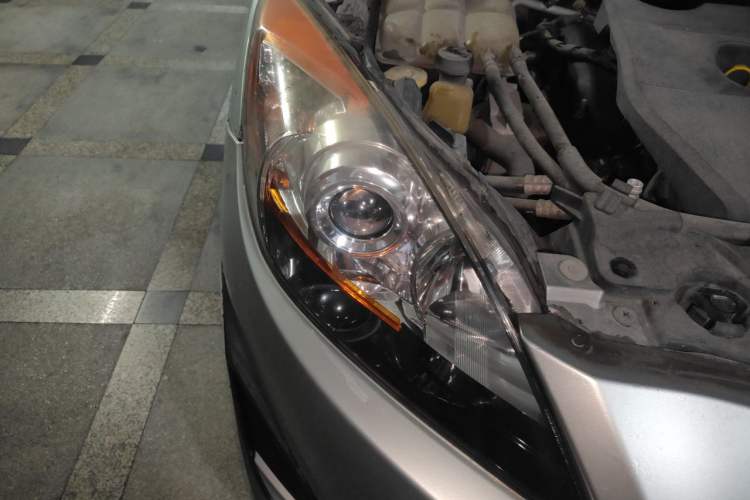 Used Mazda 3 2012 Hatchback 2.0L Automatic Luxury Model Right Front Headlight
