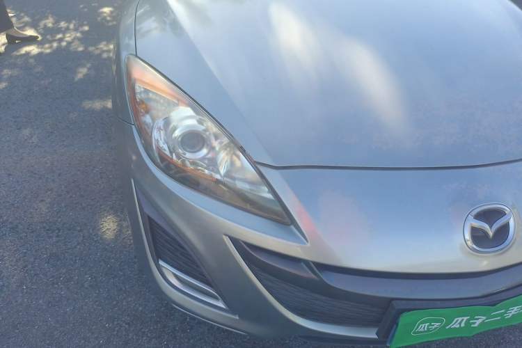 Used Mazda 3 2012 Hatchback 2.0L Automatic Luxury Model Right Front Headlight