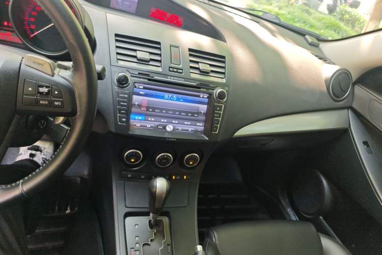 Used Mazda 3 2012 Hatchback 2.0L Automatic Luxury Model Audio And AC Panel