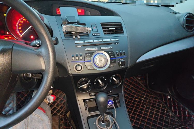 Used Mazda 3 2012 Hatchback 1.6L Automatic Elite Model Audio And AC Panel