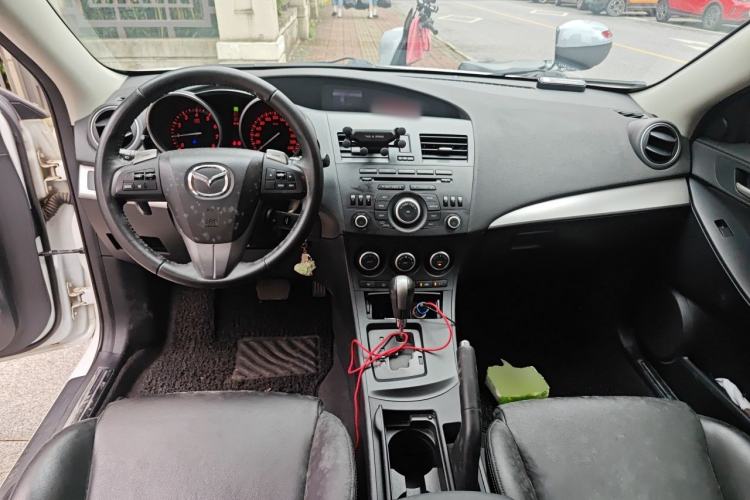 Used Mazda 3 2012 Hatchback 2.0L Automatic Luxury Model Center Console