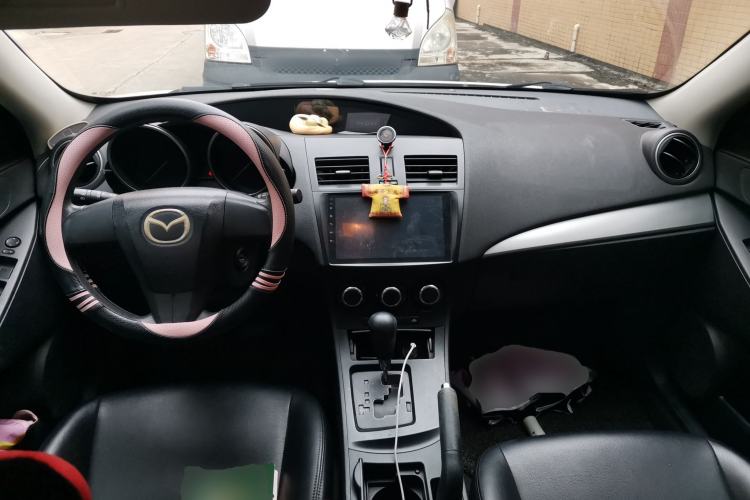 Used Mazda 3 2012 Hatchback 1.6L Automatic Elite Model Center Console