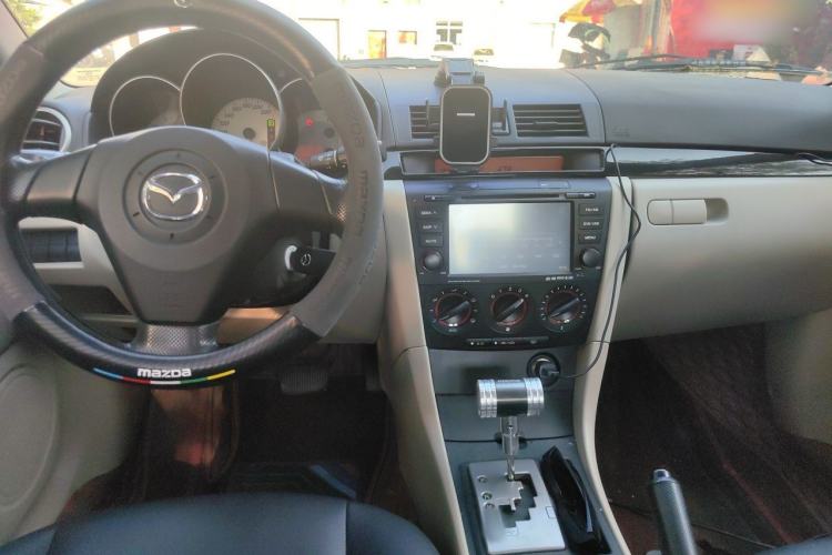 Used Mazda 3 2012 1.6L Automatic Classic Standard Edition Center Console