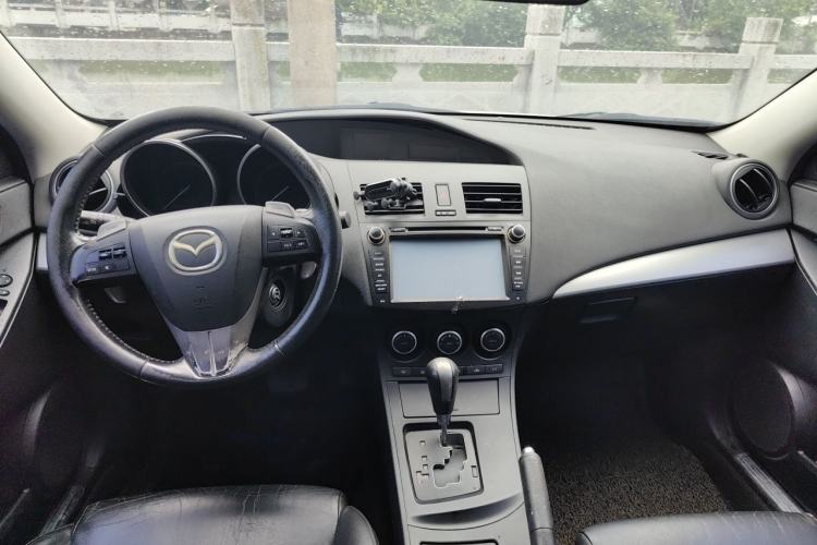 Used Mazda 3 2012 Hatchback 2.0L Automatic Luxury Model Center Console