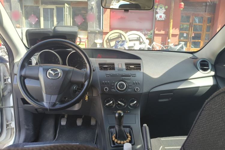Used Mazda 3 2012 Hatchback 1.6L Manual Comfort Model Center Console