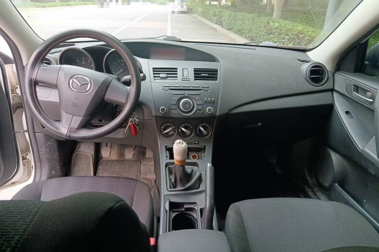 Used Mazda 3 2012 Hatchback 1.6L Manual Comfort Model Center Console