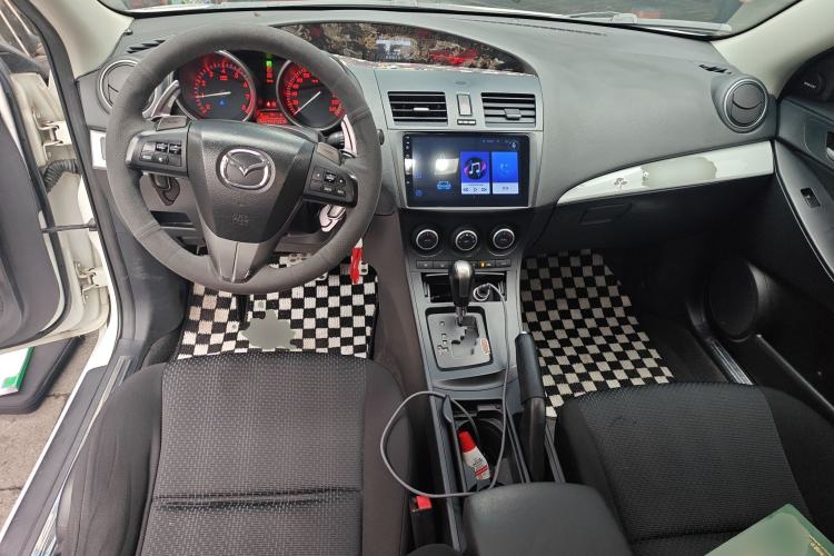 Used Mazda 3 2012 Hatchback 2.0L Automatic Luxury Model Center Console