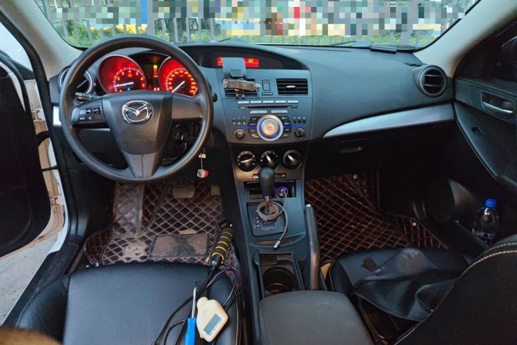 Used Mazda 3 2012 Hatchback 1.6L Automatic Elite Model Center Console