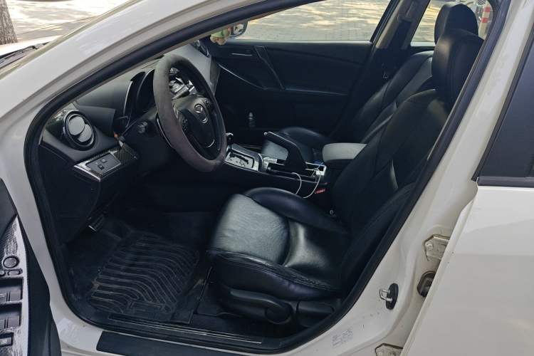 Used Mazda 3 2012 Hatchback 2.0L Automatic Luxury Model Driver Seat