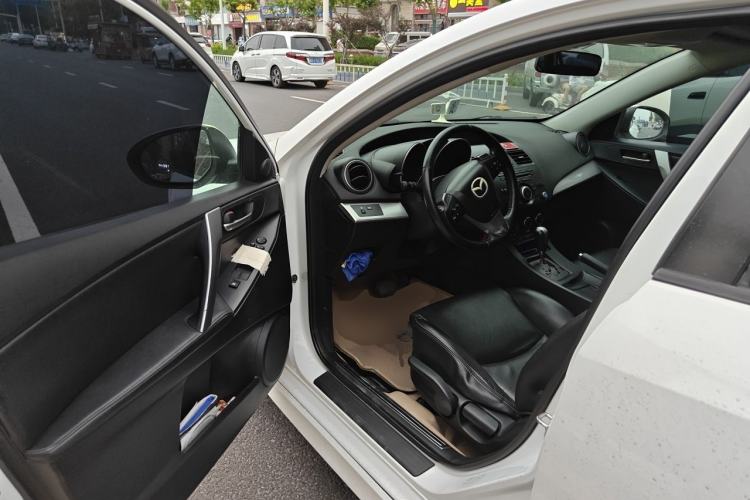 Used Mazda 3 2012 Hatchback 2.0L Automatic Luxury Model Driver Seat