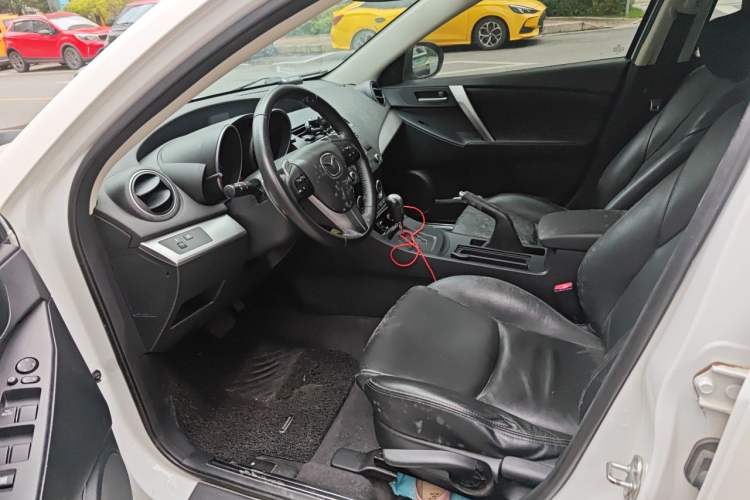 Used Mazda 3 2012 Hatchback 2.0L Automatic Luxury Model Driver Seat