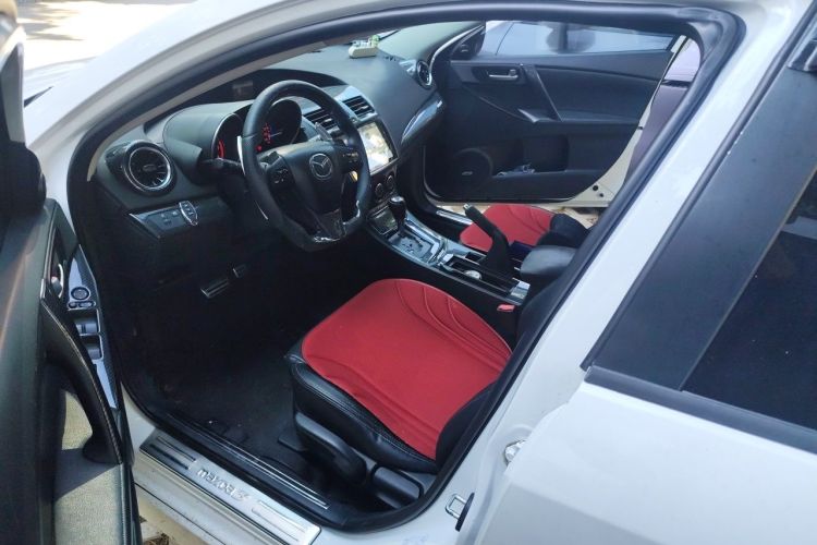 Used Mazda 3 2012 Hatchback 2.0L Automatic Luxury Model Driver Seat