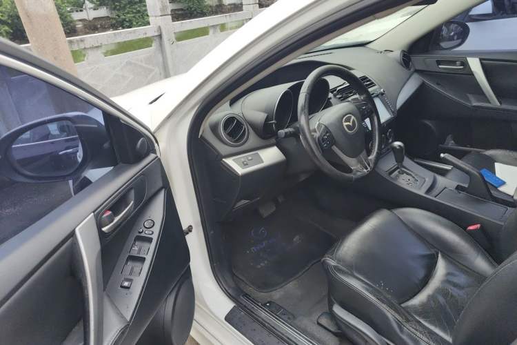 Used Mazda 3 2012 Hatchback 2.0L Automatic Luxury Model Driver Seat