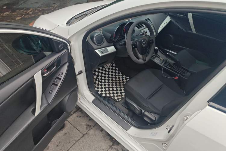Used Mazda 3 2012 Hatchback 2.0L Automatic Luxury Model Driver Seat
